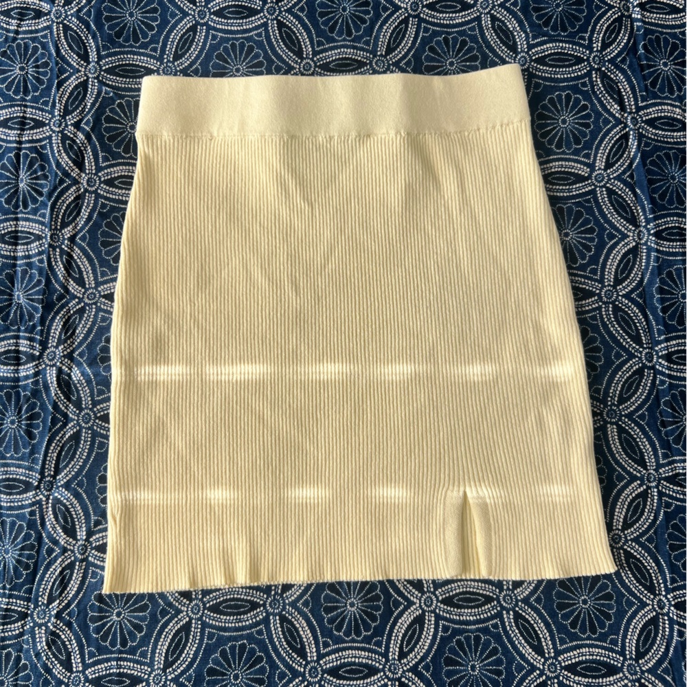 Collusion ASOS Butter Yellow Ribbed Knit Skirt Size 8